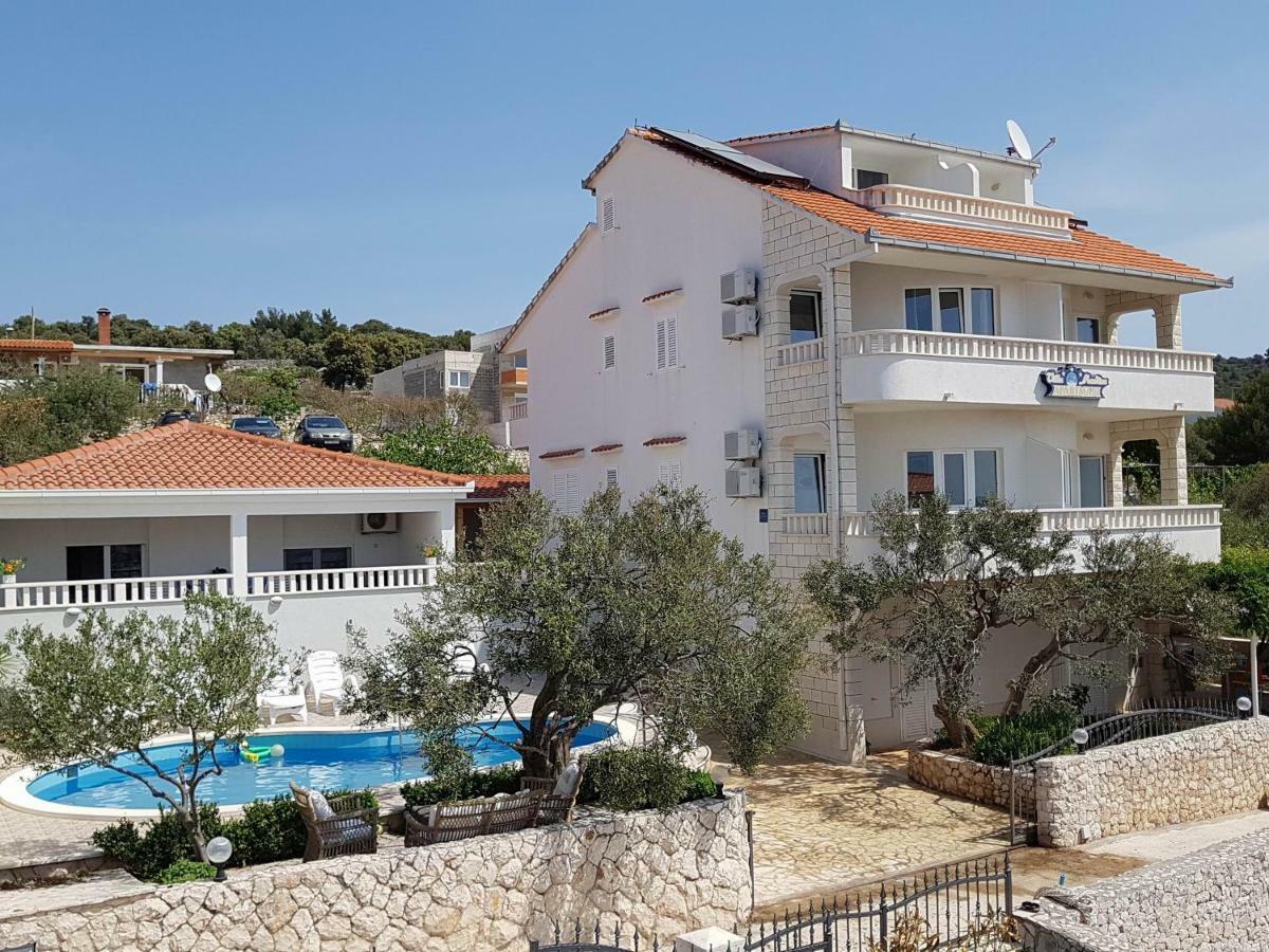 Villa Mandina Sevid Exterior photo